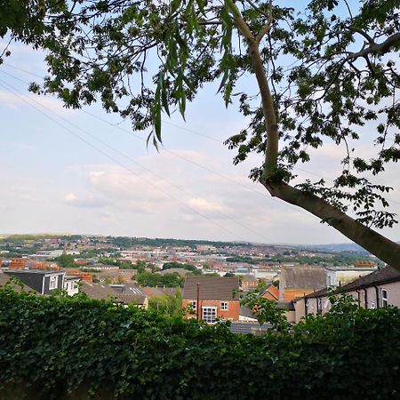 Chimneys Guest House Blackburn  Esterno foto
