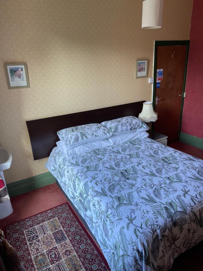 Chimneys Guest House Blackburn  Esterno foto