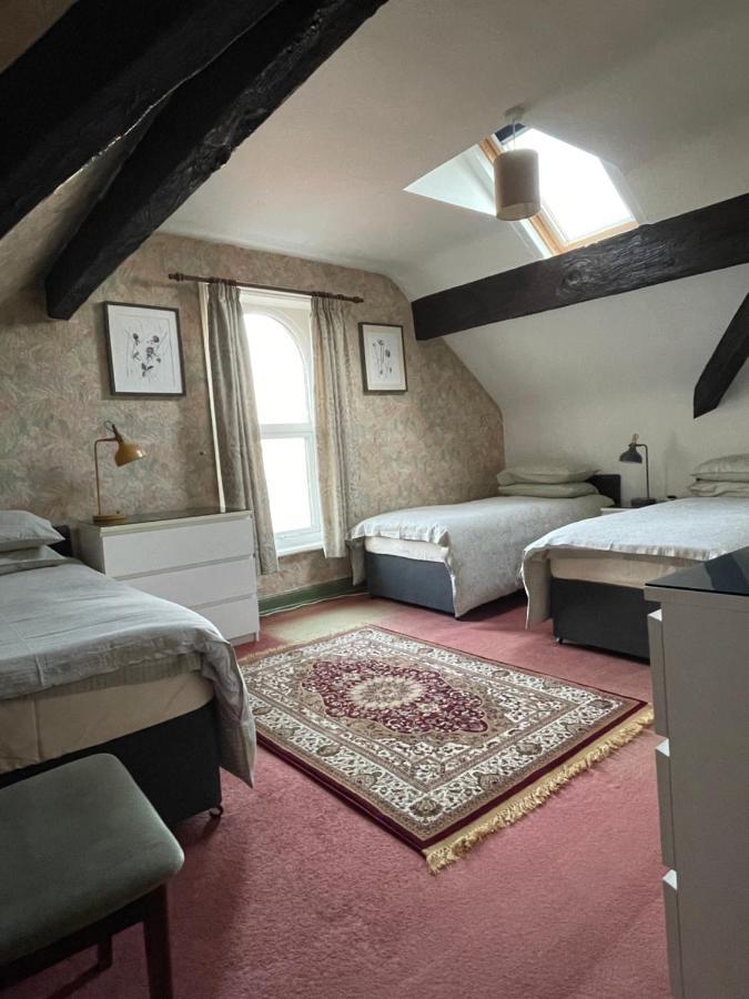 Chimneys Guest House Blackburn  Esterno foto