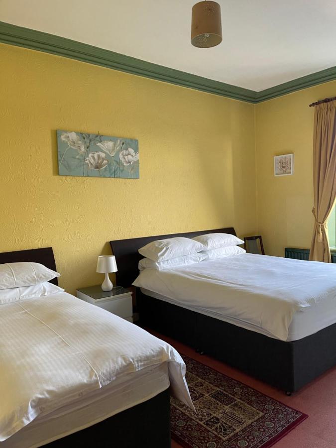 Chimneys Guest House Blackburn  Esterno foto