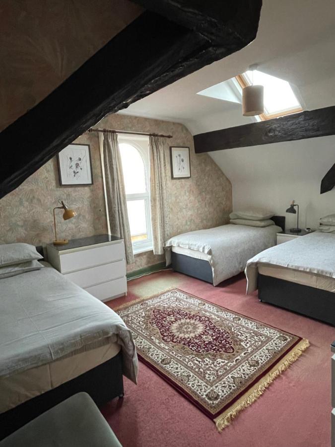 Chimneys Guest House Blackburn  Esterno foto