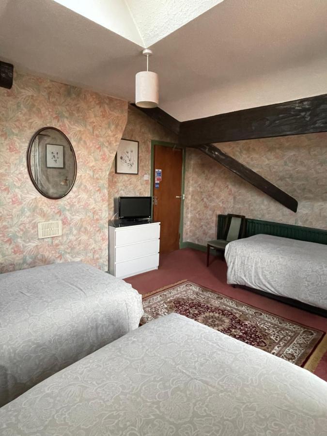 Chimneys Guest House Blackburn  Esterno foto