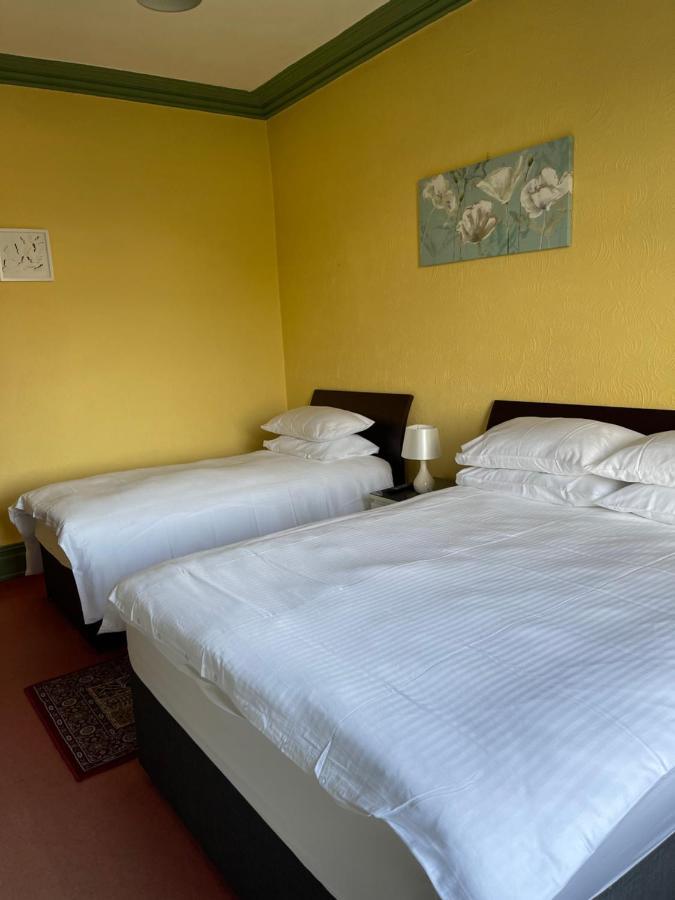 Chimneys Guest House Blackburn  Esterno foto