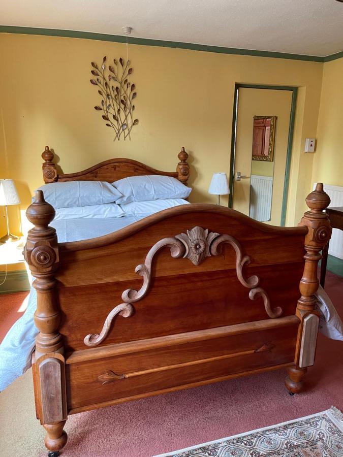 Chimneys Guest House Blackburn  Esterno foto