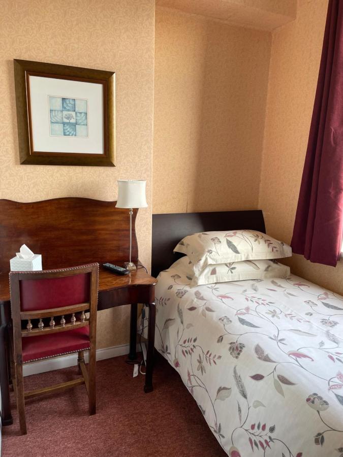 Chimneys Guest House Blackburn  Esterno foto