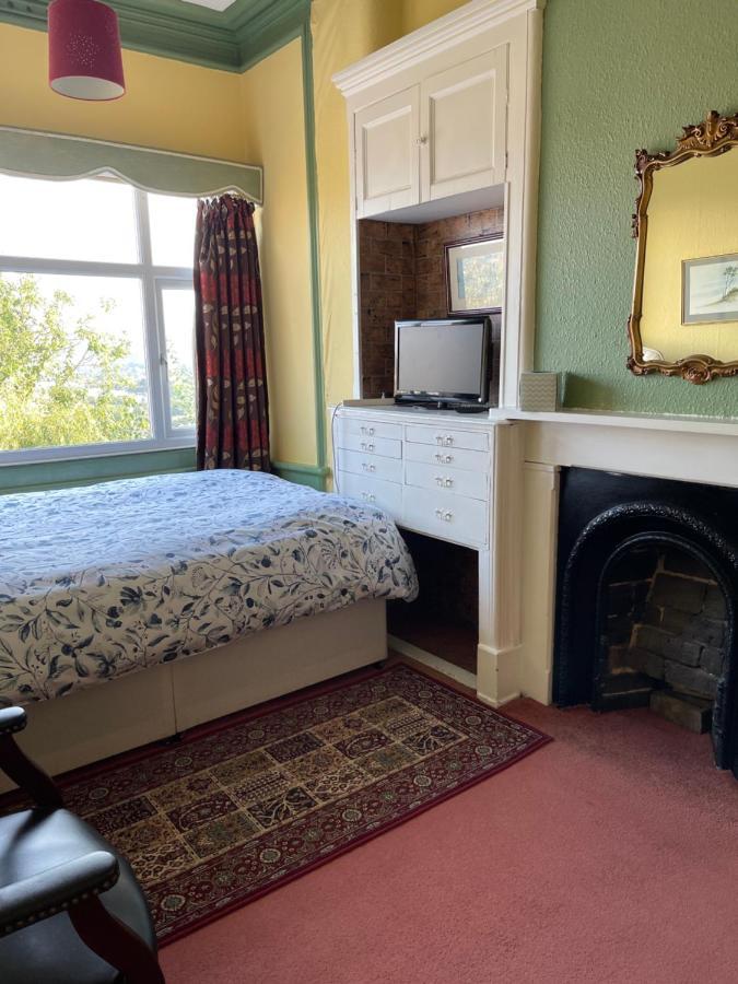 Chimneys Guest House Blackburn  Esterno foto