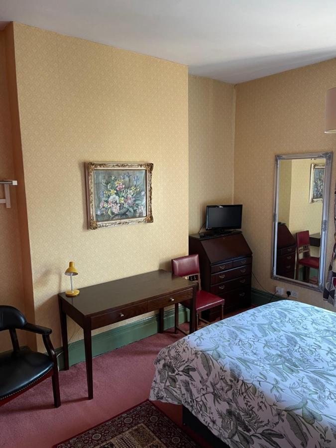 Chimneys Guest House Blackburn  Esterno foto