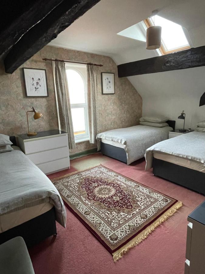 Chimneys Guest House Blackburn  Esterno foto
