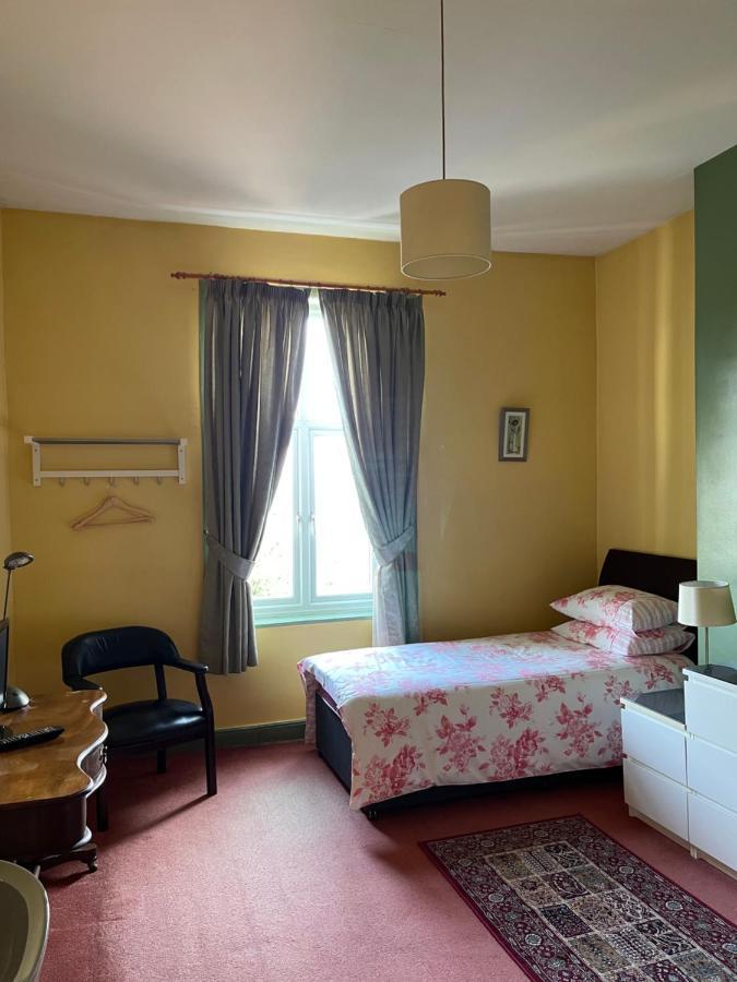Chimneys Guest House Blackburn  Esterno foto