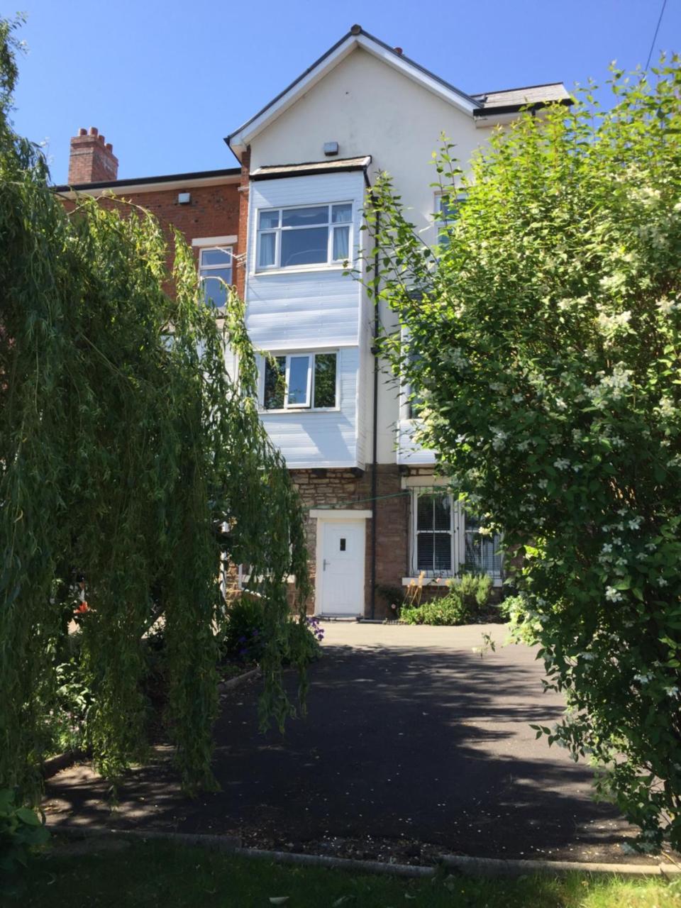 Chimneys Guest House Blackburn  Esterno foto