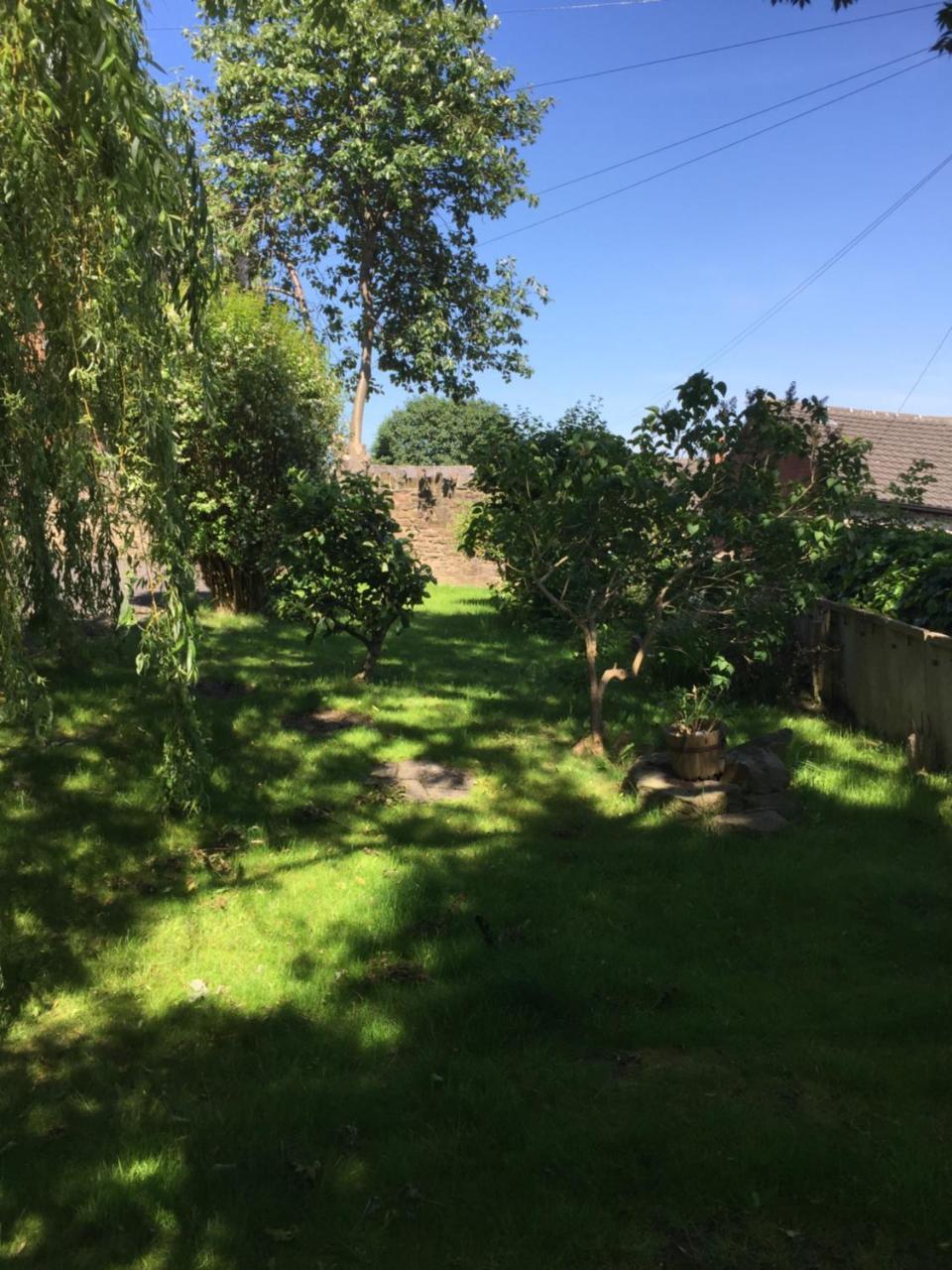 Chimneys Guest House Blackburn  Esterno foto