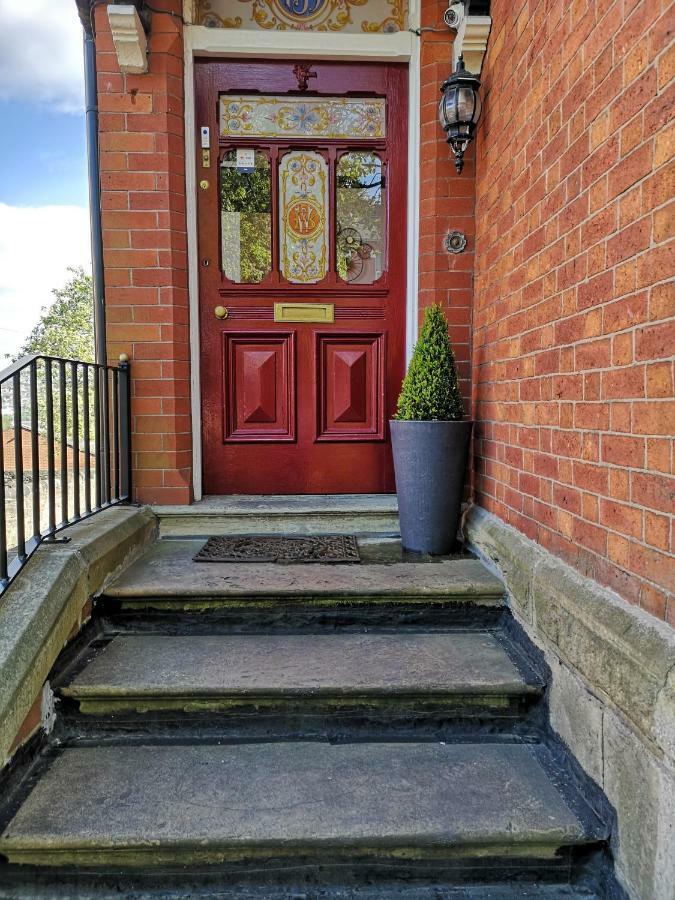 Chimneys Guest House Blackburn  Esterno foto